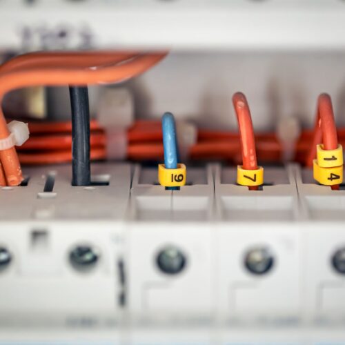Villanyszerelés és elektromos rendszerek korszerűsítése