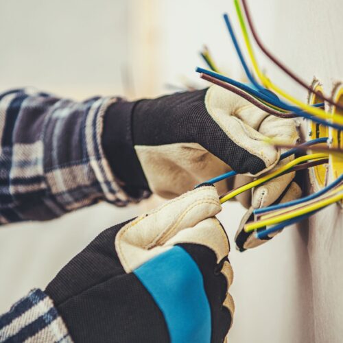 Villanyszerelés és elektromos rendszerek korszerűsítése